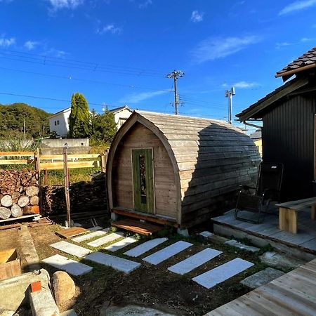 淡路島の古民家1棟貸切宿 サササウナ 薪ストーブサウナとタイハーブ蒸気浴 المظهر الخارجي الصورة