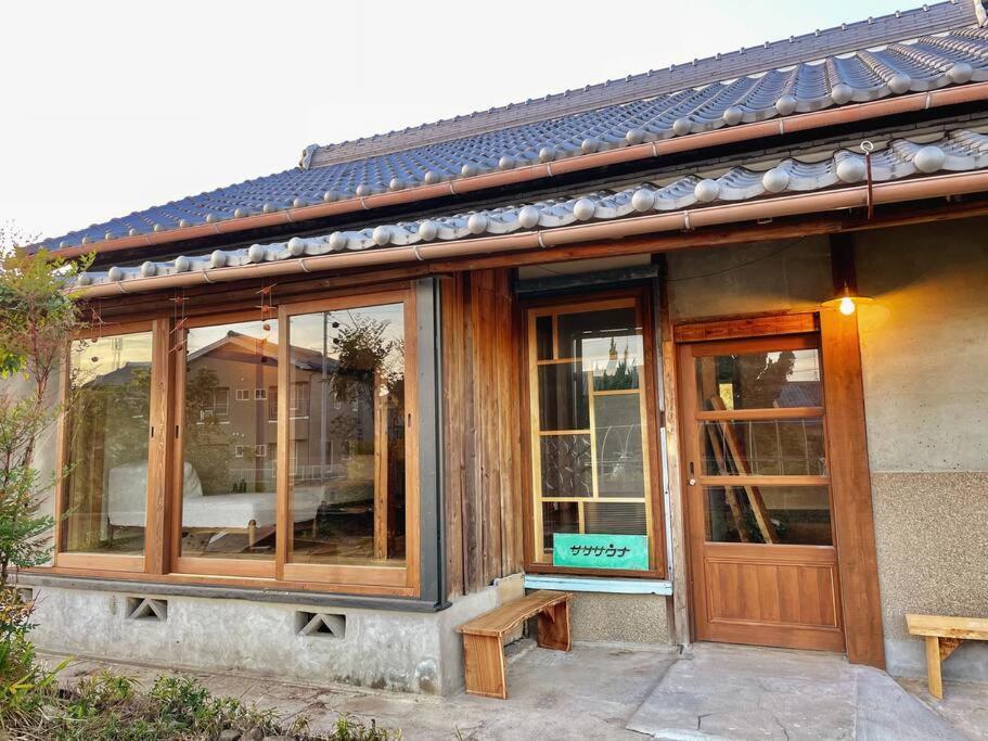 淡路島の古民家1棟貸切宿 サササウナ 薪ストーブサウナとタイハーブ蒸気浴 المظهر الخارجي الصورة